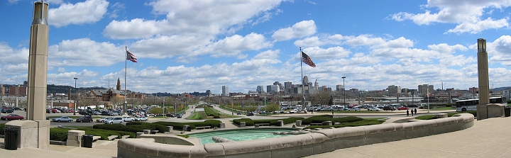 04 Cincinnati Skyline from Museum Center.JPG